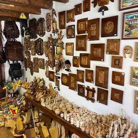 за гости лена דירה *