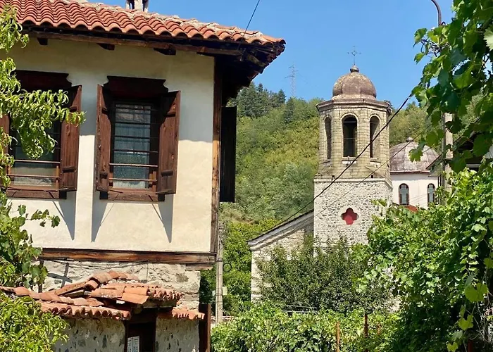 за гости лена דירה